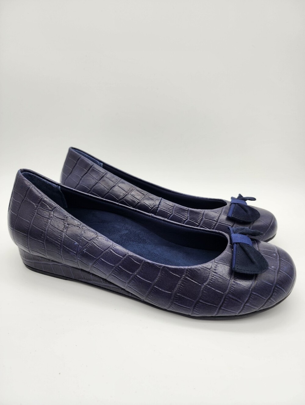 Vionic Lydia Croc Embossed Flats Loafers Leather Navy Bow Size 10